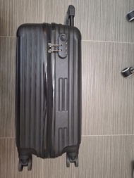 20吋全新實用超輕身行李箱（可上旅遊車及飛機）