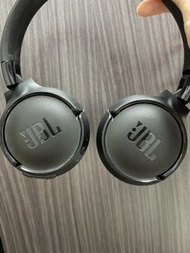 JBL黑色頭戴式耳機