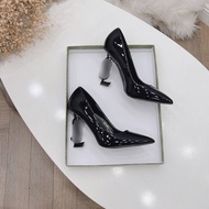 Ultra-luxurious patent leather high heels, stylized letter heels 10cm