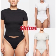 SKIMS SLIM FIT ROUND NECK WOMEN T-SHIRT IN COTTTON