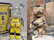 🌈特價現貨 🎁兩隻🎁 彩盒包裝 Bearbrick 神奈川衝浪/湖人6號james  400%