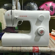 SINGER SEWING MACHINE