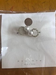 NYU NYU 耳環 （未拆袋）