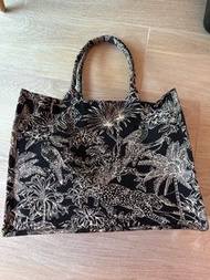 #地球日優惠  Black white tote bag travel work laptop 布袋  黑色 刺繡圖案 手提包 手袋 返工 旅行 奶粉袋 電腦袋