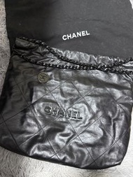 Chanel 22 medium so black