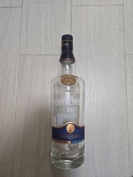 The glenlivet 18 single malt scotch whiskey bottle
