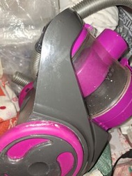 二手吸塵機 適合 屋企裝修後，沒有任何 配件 ，吸力強 ， 容易擦出嚟清潔 ，已經清潔乾淨， 🙏不議價100蚊