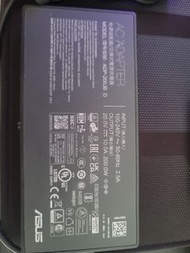 TUF GAMEING F17原裝200w充電器