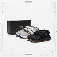 訂購商品兩色全尺寸！ GOOPiMADE x SUICOKE -“GSK-09” Ninzai Tabi Sandals - Black / L-Gray  goopi GOOPiMADE 選貨 SUICOKE 日本  忍者鞋 分趾