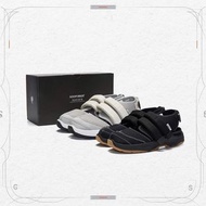 訂購商品兩色全尺寸！ GOOPiMADE x SUICOKE -“GSK-09” Ninzai Tabi Sandals - Black / L-Gray  goopi GOOPiMADE 選貨 SU