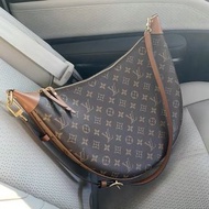 Louis Vuitton loop LV 月亮袋 large size  M46311