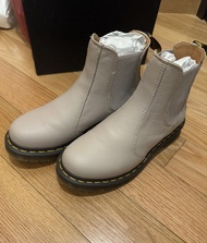 Dr. Martens 2976 Chelsea Boots Nude Leather