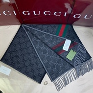 🎁全台最甜 全新含吊牌 Gucci 古馳 黑灰老花滿版雙色logo羊毛 圍巾 披肩