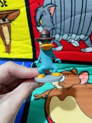 絕版正版_睇最後一圖留言其他唔覆✨💥✨💥✨💥迪士尼飛哥與發仔公仔 鴨嘴獸泰瑞公仔 密探阿泰公仔 ）／密探阿泰Perry公仔 5.5cm 💥不議價、不包郵！Phineas and Ferb Perry 