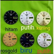 Seiko 5 automatic watch plate