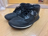 Kyrie Infinity Size 40 (Black)