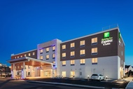 住宿 Holiday Inn Express &amp; Suites Medford, an IHG Hotel