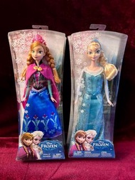 正版 Disney Frozen Elsa & Anna 硬膠公仔