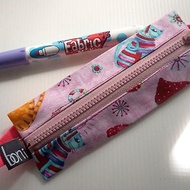 粉紅色貓咪圖案筆袋收納袋