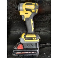 Milwaukee M18 battery adapter for Makita 18v (Device and battery not included)