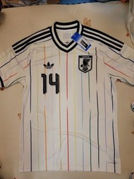 Adidas 日本隊作客波衫