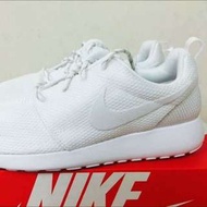 Nike Roshe Run 全白