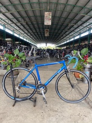 จักรยานเสือหมอบ GIANT สีน้ำเงิน เฟรมอลูมิเนียม ตะเกียบคาร์บอน
