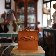 CAJA - 手工皮革方形手袋 Square Box Handbag