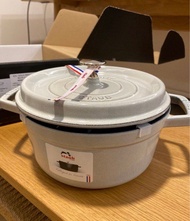 Staub 法國鑄鐵鍋20cm 香草綠 $1000
