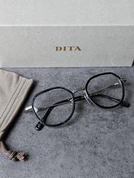 Dita Aviator Four dtx463 A 01 frame 皇冠型 黑銀 鈦金屬 Titanium eyeglasses birthday gift lens glasses optical daily frame hand made edan 圓形 梨形 度數眼鏡 黑框 鏡片 日常 翻工 翻學 禮物 送禮 懷舊 中古 眼鏡 新潮 斯文 男女款 玳瑁 專業眼鏡品牌 正版 日本 手造架 手造眼鏡 DTX 463 made in japan