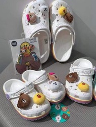 🤖親子裝 Crocs卡駱馳 x LINE FRIENDS 布朗熊 可妮兔 莎莉雞 一腳蹬洞洞鞋 涼鞋半拖鞋 成人 兒童款 白色