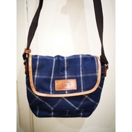 Pre-loved Aigle Cross Body Bag