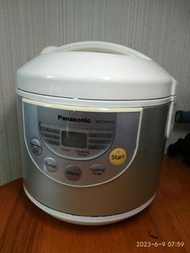 8成新Panasonic 電飯煲，容量1公升(5 Cup)，4至5人家庭合用，功能全正常，原價$1000。可自行更換内煲，洶寶有售只约$50元。