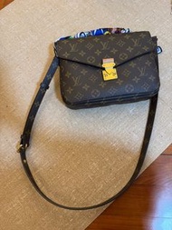 LV Pochette Métis老版老花邮差包