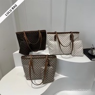 Retro Women's Handbag 2025 New Fashionable Shoulder Bag Commuter Large Capacity Handbag Big Bag Free