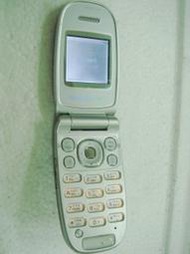 Sony Ericsson Z300i Z300 GSM 雙頻 無照相 摺疊 手機 10102205