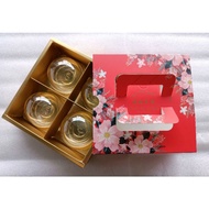 Mooncake handle box MINI MOONCAKES 50gm-75gm salty egg yolk pasty / 手拿月饼盒蛋黄酥四或六粒装 (现货) / READY STOCK