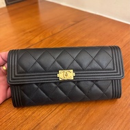CHANEL 黑荔枝金BOY釦式長夾