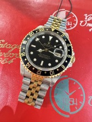 🧺洗衣街店🧺🌈🌈新返貨啦🌈🌈🖤🖤Rolex GMT - MASTER  II 16713🖤🖤💛💛金鋼款式💛💛原裝黑圈黑面🖤🖤40mm 🖤🖤連原裝Rolex金鋼五珠帶🩶🩶🤎🤎狀態一流 市場熱賣 淨錶😎😎