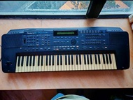 Roland E-70 專業電子琴