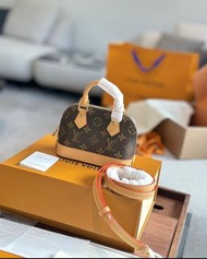 2️⃣星期到貨‼️🆕LV calms bb 貝殼包