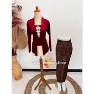 Kebaya Set+Pleated Skirt | Maroon, Centipede Motif
