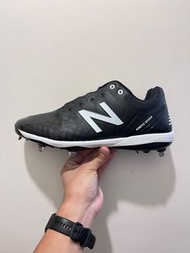 New Balance 棒球釘鞋