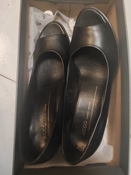 Ecco 黑色高跟鞋
