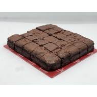 Brownies coklat premium 7 inches. Brownies bites. Brownies almond. Brownies murah buatan Muslim.