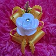 Chest corsage for wedding / Yellow gold
