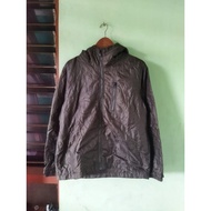 Anti label track jacket