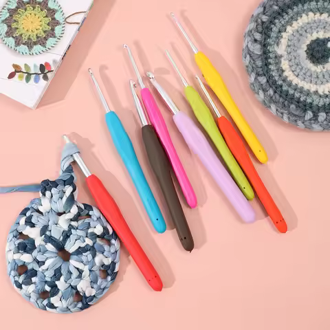 1pc Soft Handle Aluminum Crochet Hook Plastic Soft Handle Crochet Hook Sweater Needle Crochet Needle