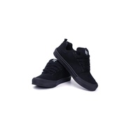 【Shopee Voucher】Bread Shoes Style Trendy Couple Sneakers