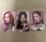 Itzy born to be卡冊小卡 Ryujin Chaeryeong Yuna 演唱會官方周邊